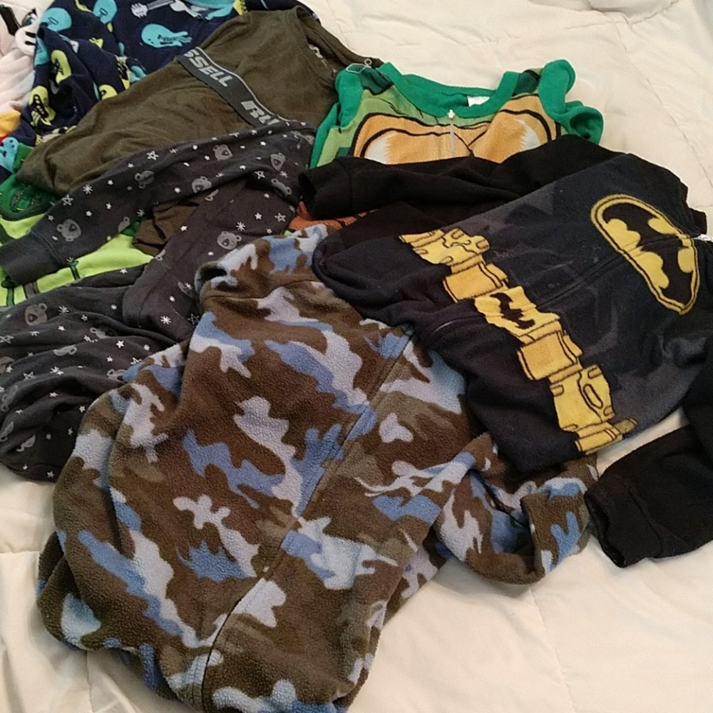 Lot of 4/5 Pajamas